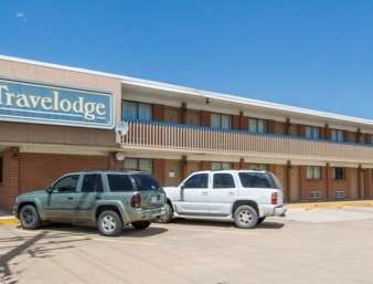 Travelodge By Wyndham Great Bend Exterior photo